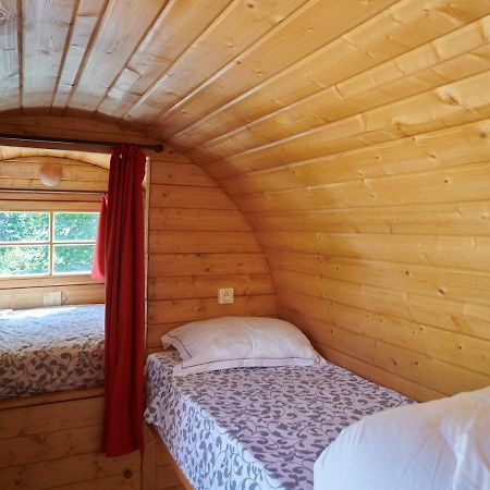 Les Tonneaux Bourguignons Du Carre Saint Pierre Hotell Marey-les-Fussey Exteriör bild